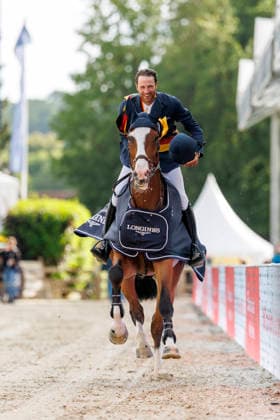* mit 2 Umläufen (1.55 m) - 2. Umlauf Finalwertung Deutsche Meisterschaften Springreiten 2026 Balve, Reitanlage Schloss Wocklum 07. June 2026 -
