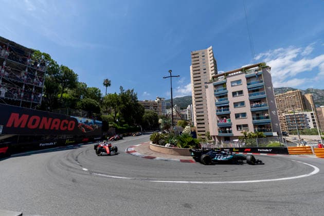 MONTE-CARLO, MONACO - JUNE 07: Kimi Antonelli (12) of Italy and Mercedes-AMG PETRONAS Formula One Team leads cars around the hairpin during the F1 Monaco Grand Prix on June 7, 2026 at the Circuit de Monaco in Monte-Carlo, Monaco. (Photo by Bob Kupbens Icon Sportswire) AUTO: JUN 07 F1 Monaco Grand Prix EDITORIAL USE ONLY Icon2606070061