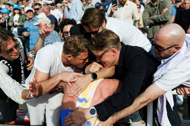 260607 Andreas Almgren of Sweden with friends after competing in the men s 1500 meter during Bauhaus galan, part of the Diamond League series, June 7, 2026 in Stockholm Photo Maxim Thore BILDBYRAN kod MT MT1057 friidrott athletics friidrett diamond league bauhaus galan bbeng stockholm sweden sverige  Copyright: MAXIMxTHORE BB260607MT104