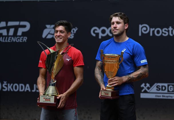 Sebastian Baez (ARG), left, won the men s singles final against Alex Molcan (SVK), right, during the men s tennis challenger UniCredit Czech Open, Prostejov, June 7, 2026. (CTKxPhoto LudekxPerina) CTKPhotoP2026060702790  CTKPhotoP2026060702790