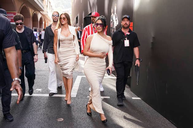 FORMULA ONE MONACO GRAND PRIX 2026 Kim Kardashian and Khloe Kardashian in the paddock during the Formula 1 Louis Vuitton Monaco Grand Prix 2026, 6th round of the 2026 Formula 1 World Championship, WM, Weltmeisterschaft from June 5th - 7th, 2026 at the Circuit de Monaco, Monte Carlo, Monaco. Credit: Robbie Hoad Every Second Media Editorial use only. All images are copyright Every Second Media Limited. No images may be reproduced without prior permission. Copyright: xIMAGO EveryxSecondxMediax ESM-2024-0423 RobbiexHoadx xEveryxSecondxMediax