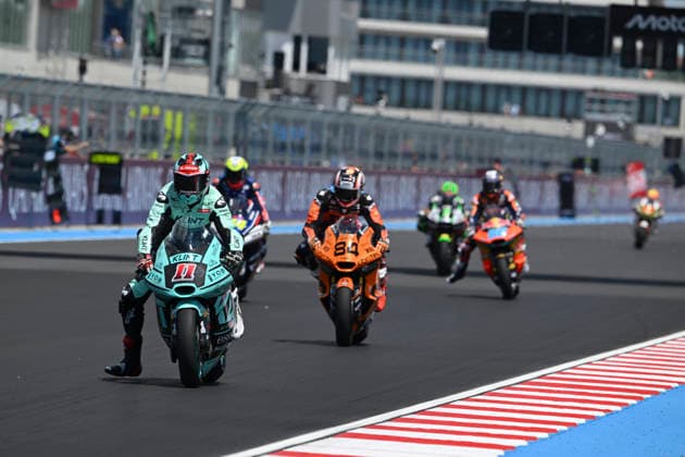 MOTO - MOTO 2 - HUNGARY GRAND PRIX 2026 11 ESCRIG Alex (spa), Klint Forward Factory Team, Forward F2, action 84 VAN DEN GOORBERGH Zonta (ned), RW Racing GP, Kalex Moto2, action during the 2026 Moto2 Grand Prix of Hungary , on Balaton Park circuit, from June 5 to 7, in Hungary - Balaton ParkHungary  Copyright: xGIGIxSOLDANOx