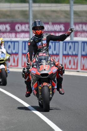 MOTO - MOTO 2 - HUNGARY GRAND PRIX 2026 GONZALEZ Manuel (spa), Liqui Moly Dynavolt Intact GP, Kalex Moto2, portrait celebrates his victory during the 2026 Moto2 Grand Prix of Hungary , on Balaton Park circuit, from June 5 to 7, in Hungary - Balaton ParkHungary  Copyright: xGIGIxSOLDANOx