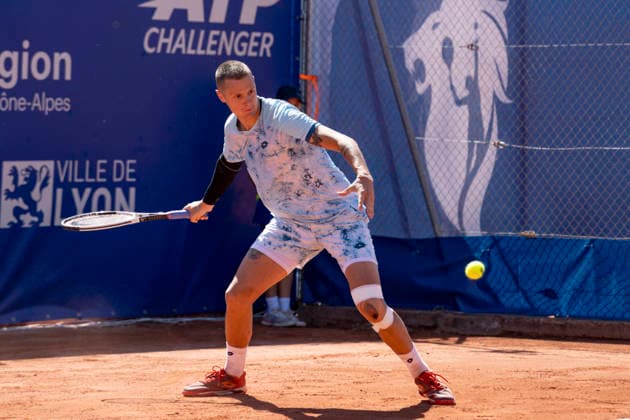 TENNIS : Open Sopra Steria - Lyon Villeurbanne 07 06 2026 Maxime Janvier se qualifie pour le 1er tour du tournoi de tennis ATP, Tennis Herren Challenger Tour, Open Sopra Steria Ã Lyon-Villeurbanne, le 07 06 2026. Photo Sandrine Thesillat PsNewZ  Copyright: xSandrinexTHESILLATx