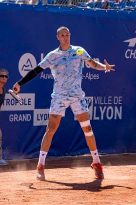 TENNIS : Open Sopra Steria - Lyon Villeurbanne 07 06 2026 Maxime Janvier se qualifie pour le 1er tour du tournoi de tennis ATP, Tennis Herren Challenger Tour, Open Sopra Steria Ã Lyon-Villeurbanne, le 07 06 2026. Photo Sandrine Thesillat PsNewZ  Copyright: xSandrinexTHESILLATx