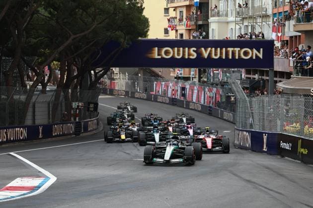 12 KIMI ANTONELLI Andrea ita , Mercedes AMG F1 Team W17, action start of the race, depart, Start Monte Carlo Monaco