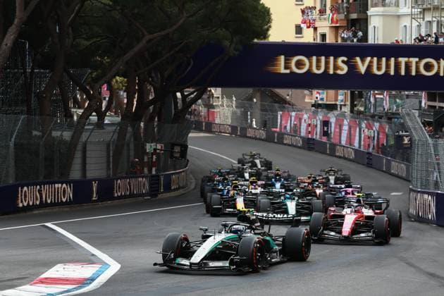 12 KIMI ANTONELLI Andrea ita , Mercedes AMG F1 Team W17, action start of the race, depart, Start Monte Carlo Monaco