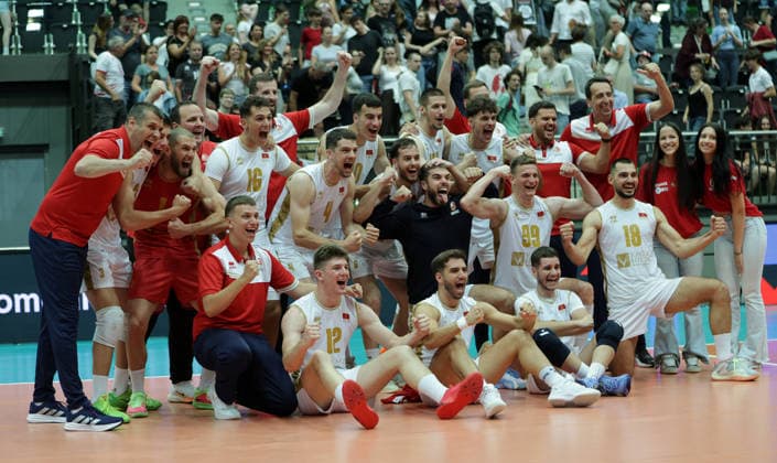 VOLLEYBALL - CEV EL, AUT vs MNE SCHWECHAT,AUSTRIA,07.JUN.26 - VOLLEYBALL - CEV European League, OEVV international match, Länderspiel, Nationalmannschaft Austria vs Montenegro. Image shows the rejoicing of the team of Montenegro.  GEPAxpictures xWalterxLuger