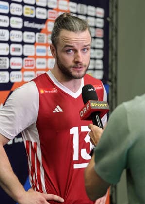 VOLLEYBALL - CEV EL, AUT vs MNE SCHWECHAT,AUSTRIA,07.JUN.26 - VOLLEYBALL - CEV European League, OEVV international match, Länderspiel, Nationalmannschaft Austria vs Montenegro. Image shows Maximilian Thaller (AUT). Keywords: interview.  GEPAxpictures xWalterxLuger