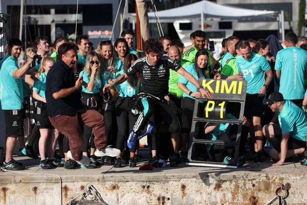 F1 - MONACO GRAND PRIX 2026 KIMI ANTONELLI Andrea (ita), Mercedes AMG F1 Team W16, portrait celebrates the victory jumping in the water harbour monaco during the Formula 1 Grand Prix de Canada 2026, 6th round of the 2026 Formula One World Championship, WM, Weltmeisterschaft from June 5 to 7, 2026 on the Circuit de Monaco, in Monte-Carlo, Monaco - Monte-CarloMonaco  Copyright: xXavixBonillax