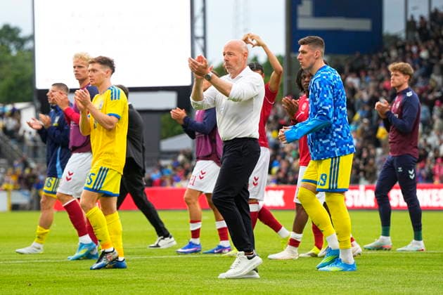 DENMARK National Team Test Match Denmark Ukraine The Danish national team coach Brian Riemer and others after the match has been whistled off The football international match between Denmark and Ukraine at Odense Stadium on Sunday, June 7, 2026 Christian Eriksen was able to leave the field on his own after he collapsed on the grass in the second half of Denmark s test match against Ukraine The Danish profile had received treatment but was able to walk to the ambulance that had driven onto the stadium Shortly after, the referee blew the match off early Eriksen is in good condition under the circumstances, said the stadium announcer Photo Bo Amstrup Scanpix 2026 , Odense Denmark  Copyright: BoxAmstrupx spdk20260607-201240-L