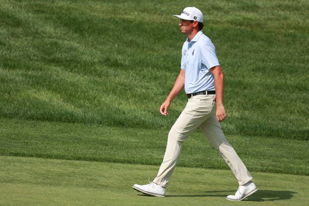 Memorial Tournament presented by Workday DUBLIN, OH - JUNE 07: J.T. Poston of Hickory, North Carolina walks to the 18th green during the conlusion of the third round after it was suspended due to inclement weather of the Memorial Tournament presented by Workday at Muirfield Village Golf Club on June 7, 2026 in Dublin, Ohio. Dublin Ohio United States  Copyright: xAmyxLemusx originalFilename:lemus-memorial260607_np6pE.jpg