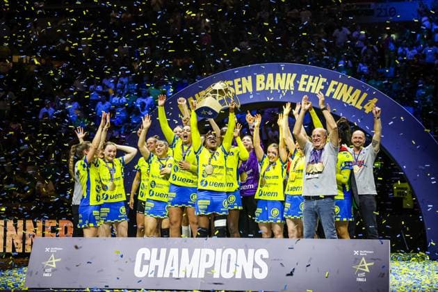 Handball EHF Final Four, finale : Metz Handball - Gyori ETO KC PHOTOPQR LE REPUBLICAIN LORRAIN Hugo AZMANI ; Budapest ; 07 06 2026 ; Handball EHF Final Four, finale : Metz Handball - Gyori ETO KC; les Dragonnes célèbrent leur titre de championnes d Europe Handball Champions League final match between Gyori Audi ETO KC and Metz Handball in Budapest on June 7, 2026. Budapest France  Copyright: xPHOTOPQR LExREPUBLICAINxLORRAIN xHugoxAZMANIx 20260607RBL3480 20260607RBL3480