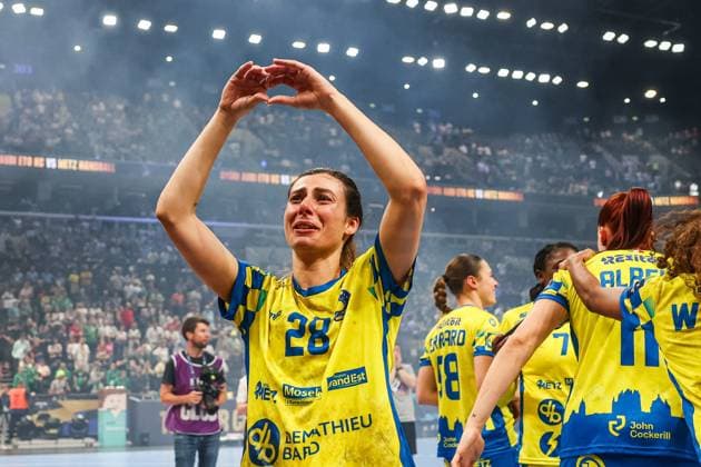 Handball EHF Final Four, finale : Metz Handball - Gyori ETO KC PHOTOPQR LE REPUBLICAIN LORRAIN Hugo AZMANI ; Budapest ; 07 06 2026 ; Handball EHF Final Four, finale : Metz Handball - Gyori ETO KC; les Dragonnes célèbrent leur titre de championnes d Europe; Lucie Granier Handball Champions League final match between Gyori Audi ETO KC and Metz Handball in Budapest on June 7, 2026. Budapest France  Copyright: xPHOTOPQR LExREPUBLICAINxLORRAIN xHugoxAZMANIx 20260607RBL3484 20260607RBL3484