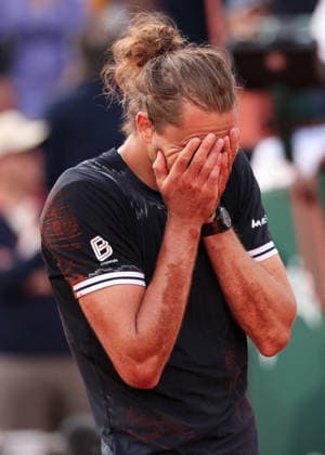 Alexander Zverev (GER) jubelt nach dem Sieg, Jubel, Freude, Emotion, Herren Einzel, Men s Singles, Endspiel, Final Tennis - French Open 2026 - Roland Garros - Paris - - France - 7 June 2026. *** Alexander Zverev GER cheers after the victory, Cheers, Joy, Emotion, Men s Singles, Men s Singles, Final, Final Tennis French Open 2026 Roland Garros Paris France 7 June 2026 Copyright: xJuergenxHasenkopfx