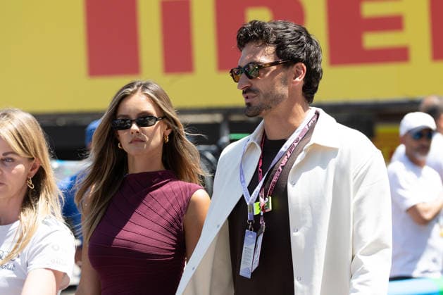 07 06 2026, xrarjax, Motorsport FIA Formula 1, Grand Prix of Monaco 2025 v l Mats Hummels with his girlfriend Nicola Cavanis FIA REGULATIONS PROHIBIT ANY USE OF PHOTOGRAPHS as IMAGE SEQUENCES and or QUASI VIDEO Monte Carlo MANDATORY CREDIT: Beto Issa Photos ALL RIGHTS RESERVED: www.betoissaphotos.com