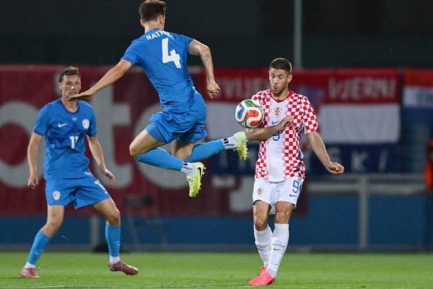 Croatia v Slovenia - International Friendly, Länderspiel, Nationalmannschaft Marcel Ratnik of Slovenia and Andrej Kramaric of Croatia competes for the ball during the international friendly match between Croatia and Slovenia at Stadium Varteks on June 7, 2026 in Varazdin, Croatia.  IgorxSoban PIXSELL