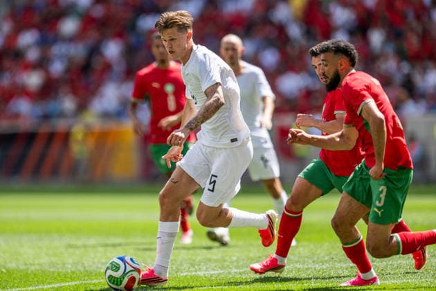 260607 David Moller Wolfe of Norway and Noussair Mazraoui of Morocco during the international friendly football match between Morocco and Norway ahead of the FIFA World Cup 2026 on June 7, 2026 in New Jersey Photo Vegard Grott BILDBYRAN kod VG VG0943 bbeng fotboll football soccer fotball fifa world cup vm fotball vm precamp pre camp träningslandskamp privatlandskamp landskamp international friendly norge norway marocko morocco marokko  Copyright: VEGARDxGRoTT BB260607VG038