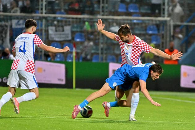 VARAZDIN, CROATIA - JUNE 07: Tjas Begic of Slovenia (C) in action against Nikola Moro of Croatia (R) during the International men’s football Friendly match between Croatia and Slovenia at Stadium Varteks, Varazdin on June 07, 2026 in Varazdin, Croatia. (Photo by Igor Kupljenik Sports Press Photo).  Copyright: xIgorxKupljenikx xSPPx Sportspressphoto_SPR163072