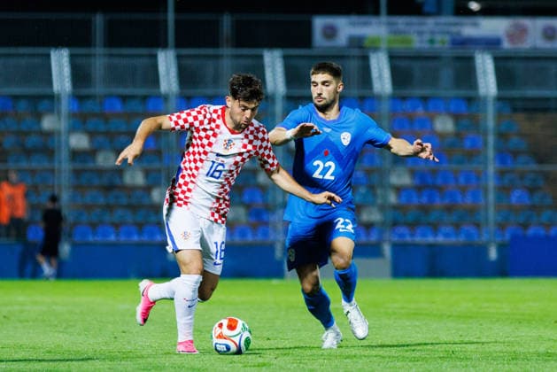 Pre World cup international friendly 2026 match between Croatia and Slovenia Martin Baturina (Croatia 16) and Adam Gnezda Cerin Slovenia 22 seen in action during Pre World cup international friendly 2026 football match between Croatia and Slovenia, Stadium Varteks, Varazdin, Croatia 07 06 2026 Copyright: xBEAUTIFULxSPORTS Bosnjakovicx