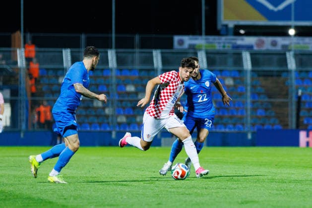 Pre World cup international friendly 2026 match between Croatia and Slovenia Martin Baturina (Croatia 16) and Adam Gnezda Cerin Slovenia 22 seen in action during Pre World cup international friendly 2026 football match between Croatia and Slovenia, Stadium Varteks, Varazdin, Croatia 07 06 2026 Copyright: xBEAUTIFULxSPORTS Bosnjakovicx