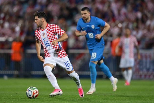 Croatia v Slovenia - International Friendly, Länderspiel, Nationalmannschaft Martin Baturina of Croatia runs with the ball during the international friendly match between Croatia and Slovenia at Stadium Varteks on June 7, 2026 in Varazdin, Croatia.  IgorxSoban PIXSELL
