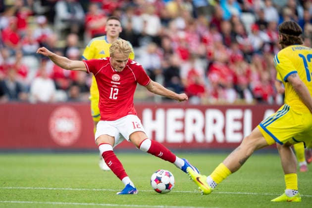 National team test match Denmark Ukraine Denmark s Victor Froholdt in action with Ukraine s Illia Zabarnyi during the football international match between Denmark and Ukraine at Odense Stadium on Sunday, June 7, 2026 Photo Bo Amstrup Ritzau Scanpix , Odense Denmark Mors  Copyright: BoxAmrstrupx xRitzauxScanpix BoxAmstrupx spdk20260607-223611-L