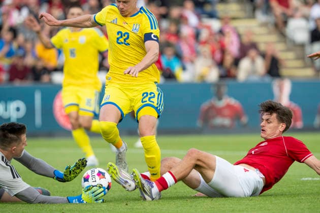 National Team Test Match Denmark Ukraine Denmark s Joakim Maehle in action with Ukraine s goalkeeper Anatoliy Trubin and Mykola Matviyenko during the international football match between Denmark and Ukraine at Odense Stadium on Sunday, June 7, 2026 Photo Bo Amstrup Ritzau Scanpix , Odense Denmark Mors  Copyright: BoxAmrstrupx xRitzauxScanpix BoxAmstrupx spdk20260607-223729-L