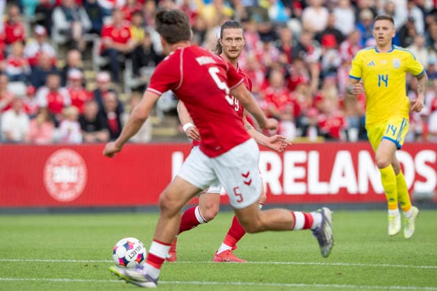 National team test match Denmark Ukraine Denmark s Kasper Hoegh sends a ball to Joakim Maehle during the football international match between Denmark and Ukraine at Odense Stadium on Sunday, June 7, 2026 Photo Bo Amstrup Ritzau Scanpix , Odense Denmark Mors  Copyright: BoxAmrstrupx xRitzauxScanpix BoxAmstrupx spdk20260607-223741-L