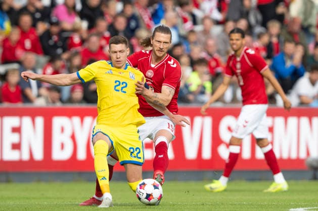 National Team Test Match Denmark Ukraine Ukraine s Mykola Matviyenko in action with Denmark s Kasper Hoegh during the international football match between Denmark and Ukraine at Odense Stadium on Sunday, June 7, 2026 Photo Bo Amstrup Ritzau Scanpix , Odense Denmark Mors  Copyright: BoxAmrstrupx xRitzauxScanpix BoxAmstrupx spdk20260607-223810-L