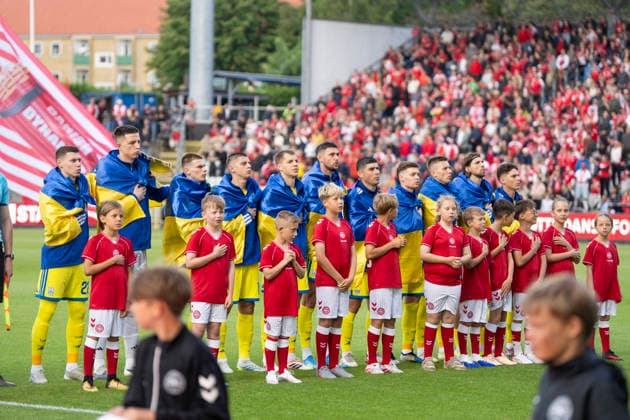 National Team Test Match Denmark Ukraine Ukraine s players during the national anthem at the international football match between Denmark and Ukraine at Odense Stadium on Sunday, June 7, 2026 Photo Bo Amstrup Ritzau Scanpix , Odense Denmark Mors  Copyright: BoxAmrstrupx xRitzauxScanpix BoxAmstrupx spdk20260607-223814-L