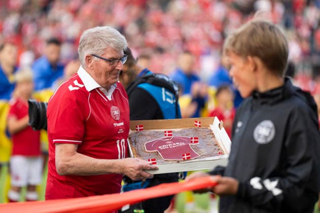 National team test match Denmark Ukraine Denmark s Christian Eriksen is honored before his 150th match at the football national team match between Denmark and Ukraine at Odense Stadium on Sunday, June 7, 2026 Photo Bo Amstrup Ritzau Scanpix , Odense Denmark Mors  Copyright: BoxAmrstrupx xRitzauxScanpix BoxAmstrupx spdk20260607-223824-L