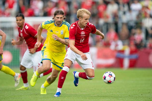National team test match Denmark Ukraine Denmark s Victor Froholdt in action with Ukraine s Illia Zabarnyi during the football international match between Denmark and Ukraine at Odense Stadium on Sunday, June 7, 2026 Photo Bo Amstrup Ritzau Scanpix , Odense Denmark Mors  Copyright: BoxAmrstrupx xRitzauxScanpix BoxAmstrupx spdk20260607-223844-L