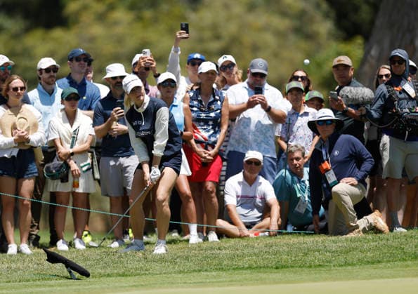 Charley Hull of England chips out of the rough on the 9th hole during the final round of the 81st Women s U.S. Open golf championship at the Riviera Country Club in Pacific Palisades, California, on Sunday, June 7, 2026.  GLP20260607970 CAROLINExBREHMAN