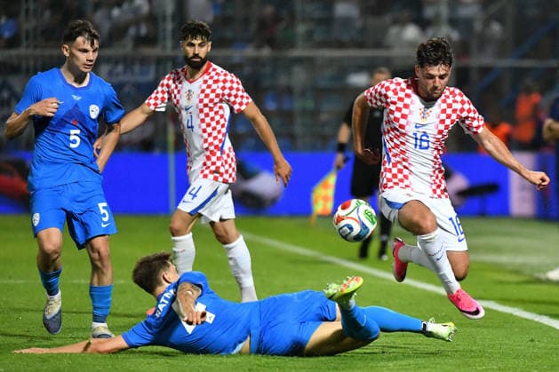 Croatia v Slovenia - International Friendly, Länderspiel, Nationalmannschaft Marcel Ratnik of Slovenia and Martin Baturina of Croatia competes for the ball during the international friendly match between Croatia and Slovenia at Stadium Varteks on June 7, 2026 in Varazdin, Croatia.  VjeranxZganecxRogulja PIXSELL