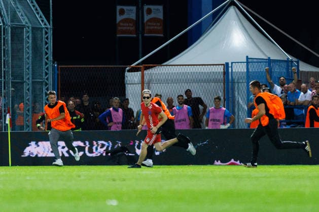 Pre World cup international friendly 2026 match between Croatia and Slovenia Croatian fan got onto pitch seen during Pre World cup international friendly 2026 football match between Croatia and Slovenia, Stadium Varteks, Varazdin, Croatia 07 06 2026 Copyright: xBEAUTIFULxSPORTS Bosnjakovicx