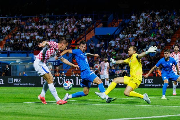 Pre World cup international friendly 2026 match between Croatia and Slovenia Mario Pasalic Croatia 15 goal chance Jan Oblak Slovenia 1 seen during Pre World cup international friendly 2026 football match between Croatia and Slovenia, Stadium Varteks, Varazdin, Croatia 07 06 2026 Copyright: xBEAUTIFULxSPORTS Bosnjakovicx