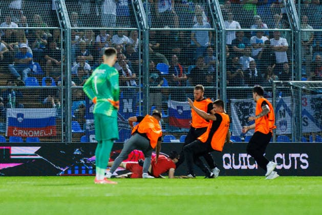 Pre World cup international friendly 2026 match between Croatia and Slovenia Croatian fan got onto pitch seen during Pre World cup international friendly 2026 football match between Croatia and Slovenia, Stadium Varteks, Varazdin, Croatia 07 06 2026 Copyright: xBEAUTIFULxSPORTS Bosnjakovicx