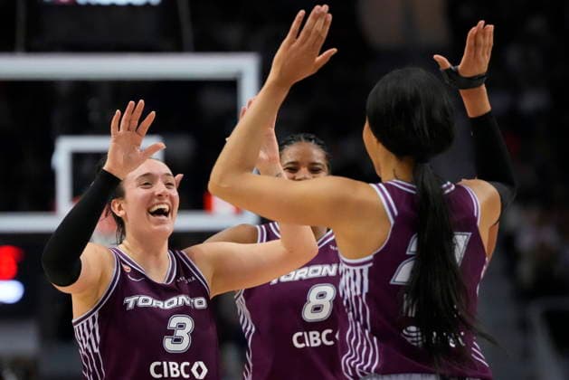 June 7, 2026, Toronto, On, CANADA: Toronto Tempo forward Isabelle Harrison, right, celebrates her three-point basket against the Chicago Sky with teammates Marina Mabrey (3) and Nyara Sabally (8) during second half WNBA, Basketball Damen, USA action in Toronto, Sunday, June 7, 2026. Canada News - June 7, 2026  - ZUMAc35_ 20260607_zaf_c35_036 Copyright: xFrankxGunnx