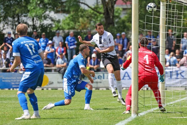 Soccer promotion match RL SW FC Eddersheim FK 03 Pirmasens 07 06 26, 1 1 equalizer by MAXIMILIAN THOMASBERGER FCE , YANNICK GRIESS and KEEPER BENJAMIN REITZ FKP just watch,