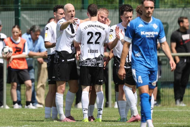 Soccer promotion match RL SW FC Eddersheim FK 03 Pirmasens 07 06 26, Collective goal celebration after the 3 1 by PATRICK SCHORR FCE ,