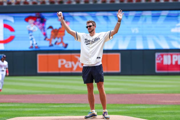 June 7, 2026, Minneapolis, Minnesota, USA: PARKER FOX throws out a first pitch before a MLB, Baseball Herren, USA Baseball game between the Kansas City Royals and the Minnesota Twins at Target Field in Minneapolis, Minnesota on June 7th, 2026. The Royals defeated the Twins 6-5. ZUMA Press Wire. MLB 2026: Royals 6:5 Twins  - ZUMAg254 20260607_zsp_g254_058 Copyright: xStevenxGarciax