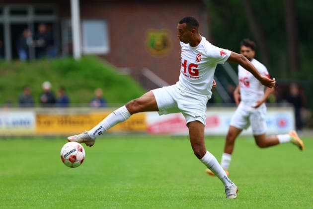 10 Jon Pauli Eimsbütteler TV Fußball I Herren I Aufstiegsrunde zur Regionalliga Nord I Saison 2025 2026 I 3 Spiel I Eimsbütteler TV Blumenthaler SV I 07 06 2026 I A Platz Heeslingen
