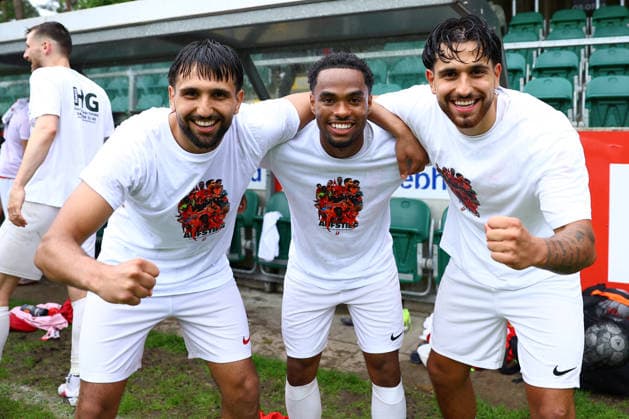 6 Bamo Karim Eimsbütteler TV , 47 Jean Francois De Chatrie Doegl Eimsbütteler TV and 9 Dilan Karim Eimsbütteler TV celebrate promotion to the Regionalliga Nord Football I Men I Promotion round to Regionalliga Nord I Season 2025 2026 I 3 match I Eimsbütteler TV Blumenthaler SV I 07 06 2026 I A pitch Heeslingen