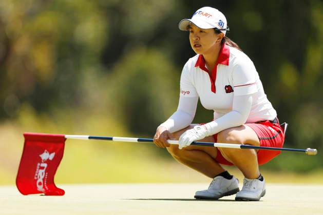 Sei Young Kim of South Korea holds the pin as she prepares to putt on the 8th green during the final round of the 81st Women s U.S. Open golf championship at the Riviera Country Club in Pacific Palisades, California, on Sunday, June 7, 2026.  GLP20260607991 CAROLINExBREHMAN
