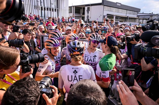 37th Giro d Italia Women 2026 - Stage 9 UAE Team ADQ celebrates Elisa Longo Borghini s victory in the awards area after stage 9 of the 2026 Giro d Italia Femminile in Saluzzo, Italy, on June 7, 2026. Saluzzo Italy  Copyright: xAndreaxxAmatox originalFilename:amato-notitle260607_npj6u.jpg