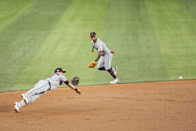 June 7, 2026, Arlington, Texas, USA: Cleveland Guardians third baseman DANIEL SCHNEEMANN (10) attempts to catch a ball that goes past him during a MLB, Baseball Herren, USA game between the Cleveland Guardians and Texas Rangers at Globe Life Field. Texas wins 10-0. Arlington USA - ZUMAf180 20260607_zsp_f180_021 Copyright: xMarkxFannx