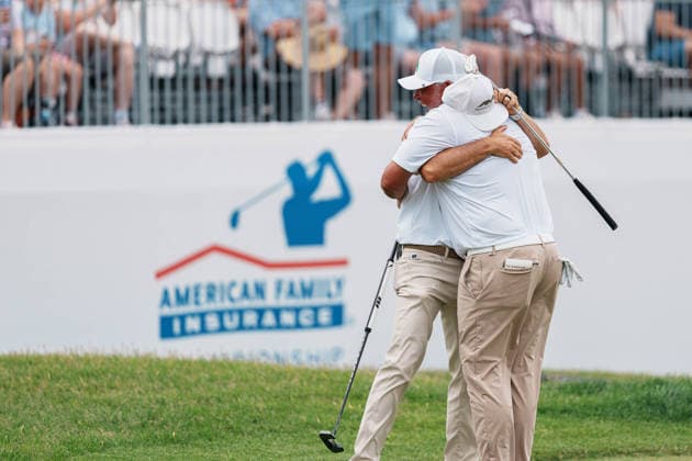 PGA, Golf Herren Tour Champions: American Family Insurance Championship - Final Round MADISON, WI - JUNE 7: Darren Clarke and Ben Crane embrace on the 18th hole while celebrating their win during the PGA Tour Champions: American Family Insurance Championship - Final Round at TPC Wisconsin on June 7, 2026 in Madison, Wisconsin. Madison TPC Wisconsin WI United States Copyright: xRossxHarried ISIxPhotosx 9314