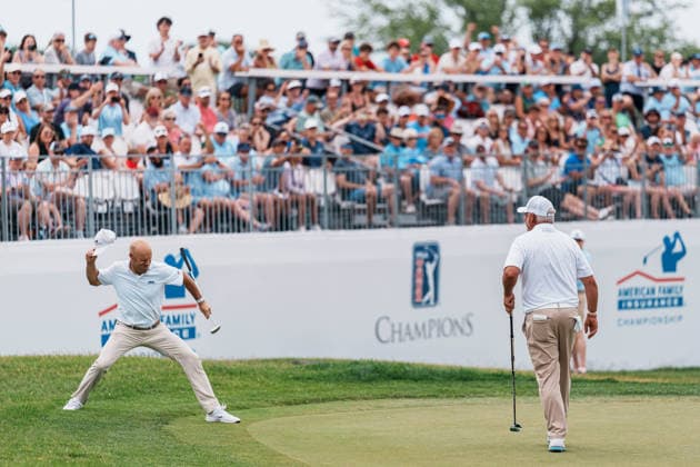 PGA, Golf Herren Tour Champions: American Family Insurance Championship - Final Round MADISON, WI - JUNE 7: Ben Crane waves his hat in celebration while holding a putter as Darren Clarke walks toward him on the 18th hole during the PGA Tour Champions: American Family Insurance Championship - Final Round at TPC Wisconsin on June 7, 2026 in Madison, Wisconsin. Madison TPC Wisconsin WI United States Copyright: xRossxHarried ISIxPhotosx 9314