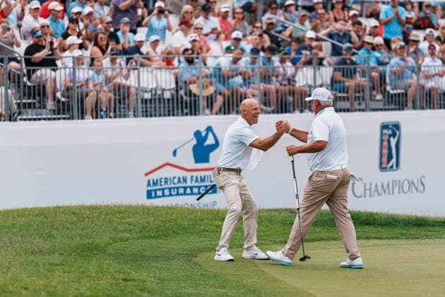 PGA, Golf Herren Tour Champions: American Family Insurance Championship - Final Round MADISON, WI - JUNE 7: Darren Clarke and Ben Crane shake hands and celebrate their win on hole 18 during the PGA Tour Champions: American Family Insurance Championship - Final Round at TPC Wisconsin on June 7, 2026 in Madison, Wisconsin. Madison TPC Wisconsin WI United States Copyright: xRossxHarried ISIxPhotosx 9314